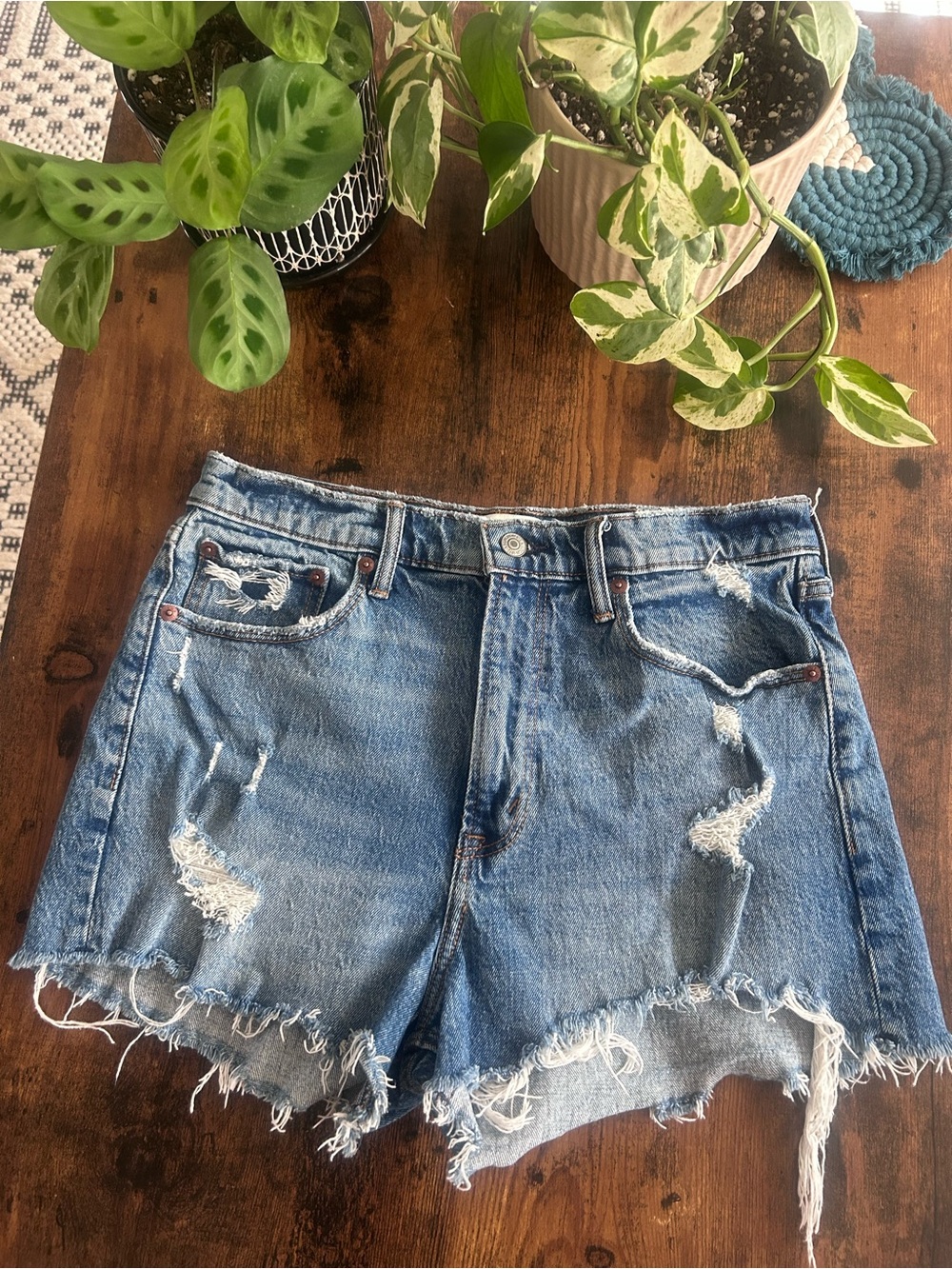 Abercrombie & Fitch high rise mom short
